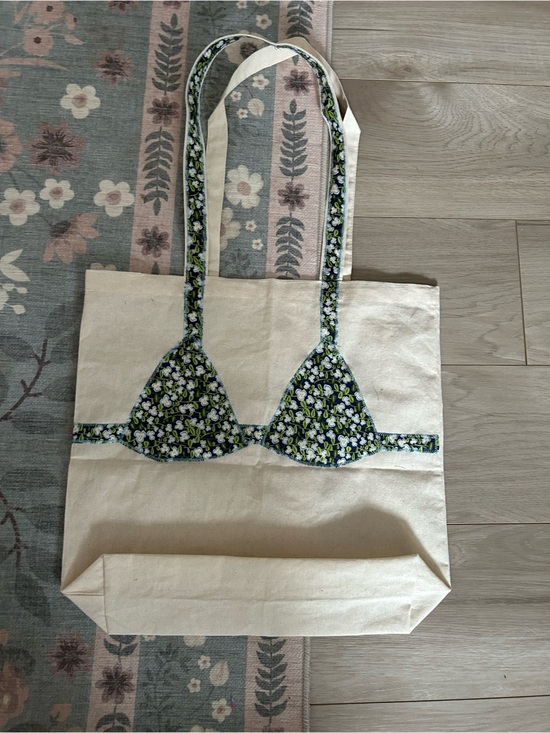 Handbags - Canvas Tote with Floral Accent Straps - Navy & Green